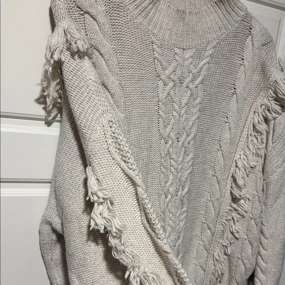 Leith Ivory Fringed Knit Sweater - Picture 5 of 8